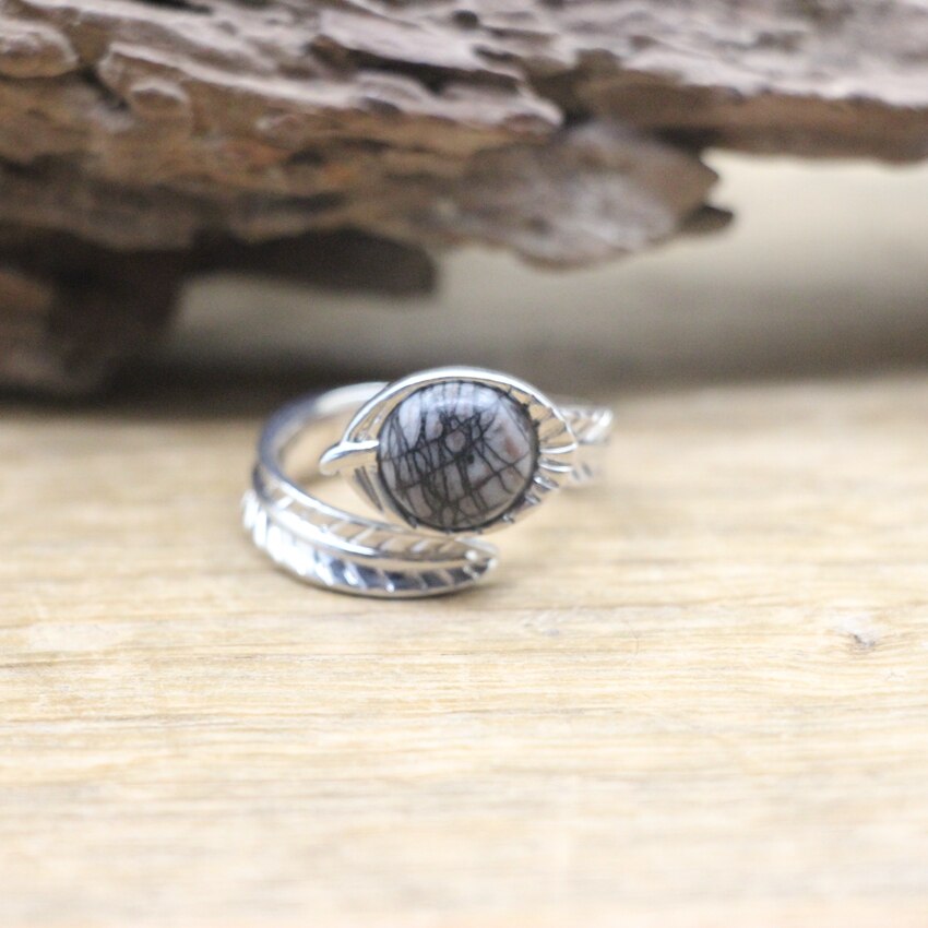 Carved Leaf Ring with Natural Gemstones